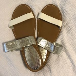 Two strapped white & silver sandal!